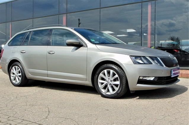 Skoda Octavia cena 74900 przebieg: 79360, rok produkcji 2018 z Orneta małe 379